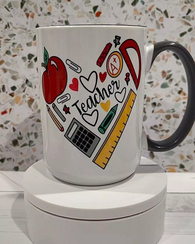 https://www.teachersparadise.com/wp-content/uploads/Making-Teacher-Cricut-Mugs.webp